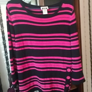 Striped 3/4 sleeve sweater